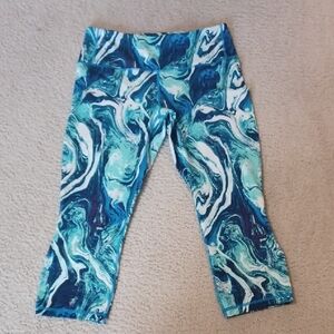 Patagonia Blue and Green Marbled Cropped Leggings